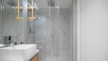 Appartamento (0 Bedroom) | Bagno | Doccia, bidet
