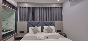 Room - Hotel HR King (Ahmedabad)