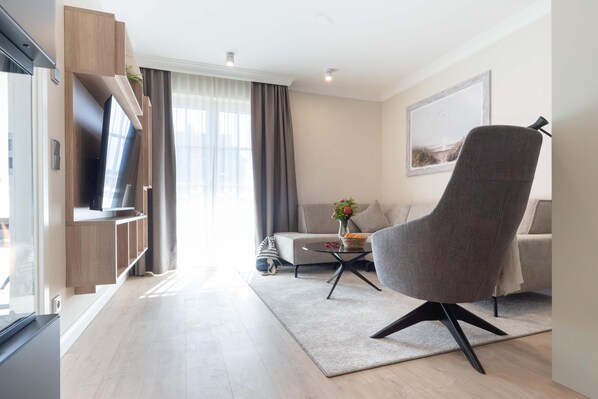 Living area - Reetblick vacation apartment - close to nature (Fuhlendorf)