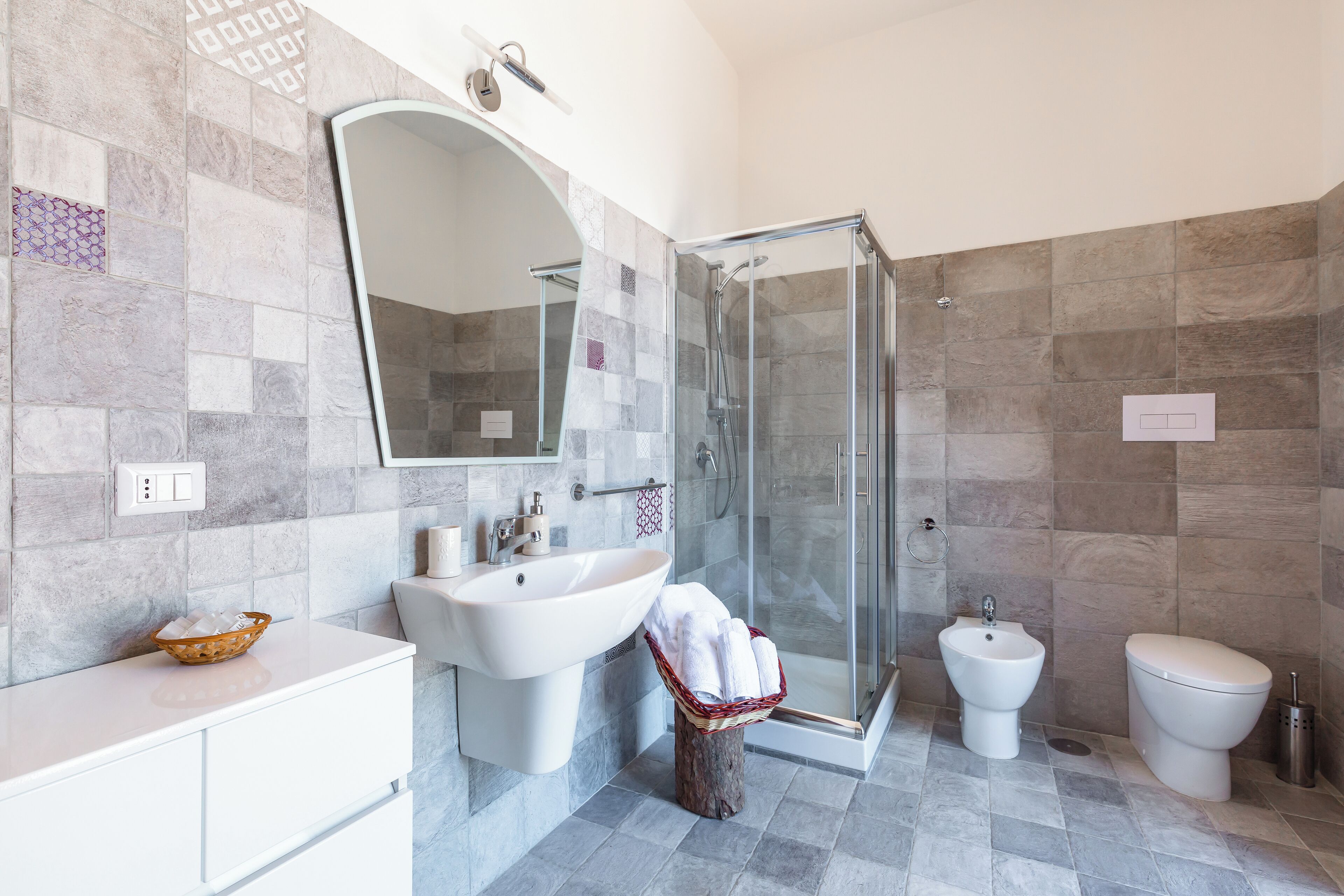 Villa (2 Bedrooms) | Bagno | Doccia, bidet, asciugamani