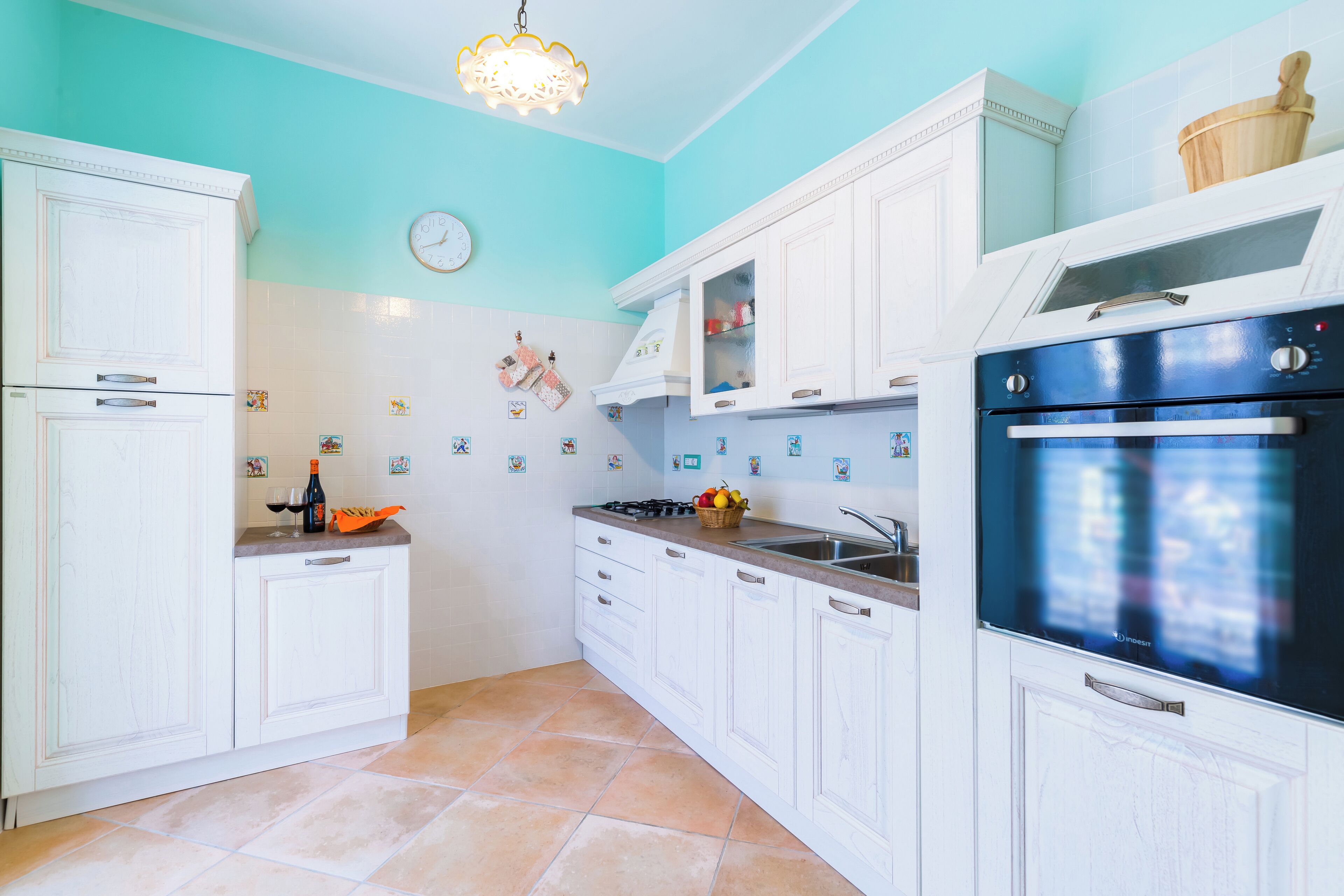Vila (2 Bedrooms) | Dapur pribadi | Oven dan ketel listrik