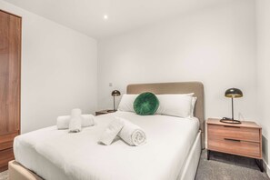 1 chambre, bureau, fer et planche à repasser, Wi-Fi