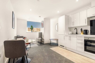 Stylish 1 BED Apartment in Central Hull