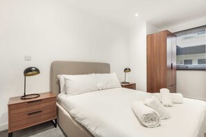 1 bedroom, desk, iron/ironing board, WiFi