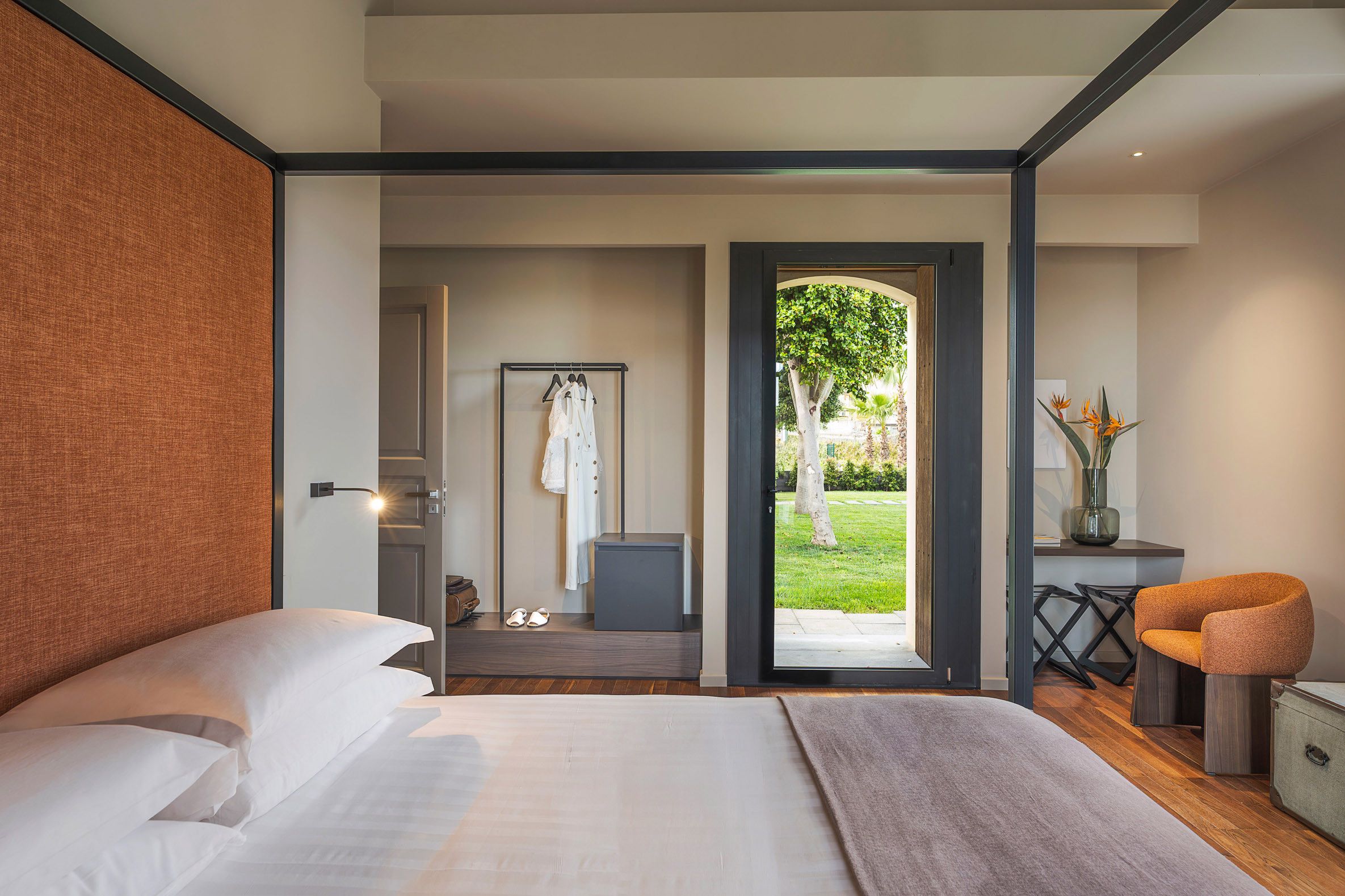 10 bedrooms, in-room safe, iron/ironing board, WiFi (free)