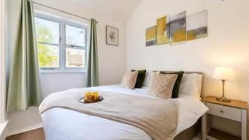 2 bedrooms, iron/ironing board, free WiFi, bed sheets