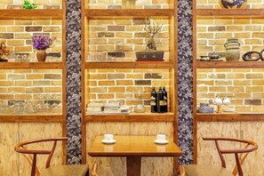 Restaurant - English reception-Just wait for you- Ticket reservation (Zhangjiajie)