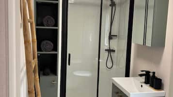 Hair dryer