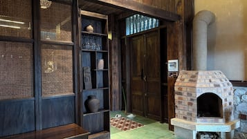 Two-Bedroom Palm House - Foot Massage Included | Interiør