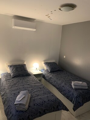 2 bedrooms, iron/ironing board, travel cot, free WiFi - Private pool villa, AC & garden – relaxing family stay (6 guests) (Méjannes-lès-Alès)