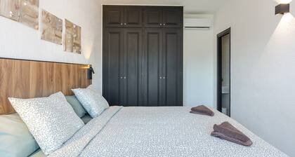 Casa Mirador with Sea View! Modern: 4 Bedrooms, 2.5 Bathrooms, Private Pool, Parking