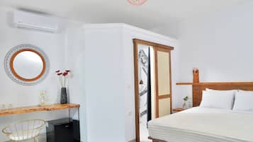 Deluxe Double Room, Partial Sea View