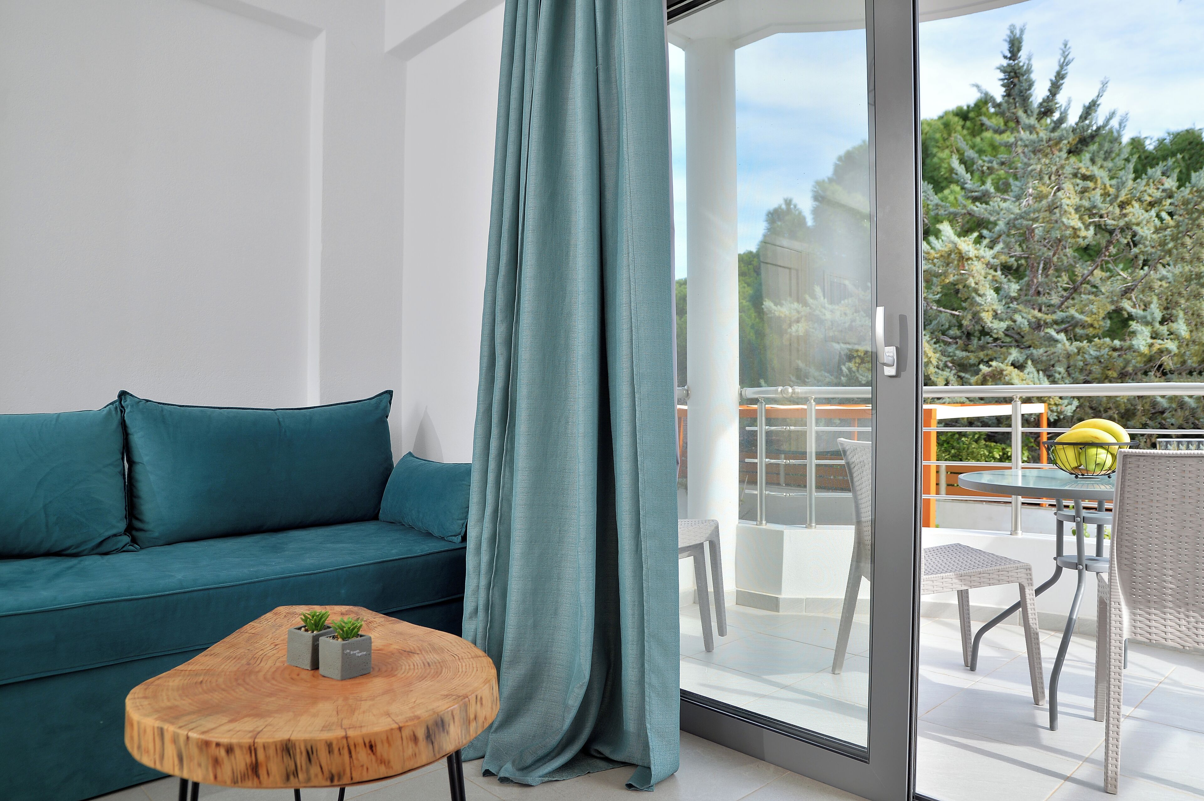 Comfort Apartment, Garden View | Living area