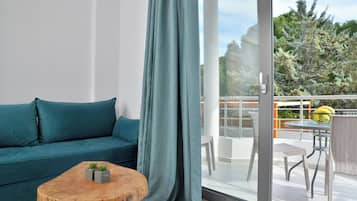 Comfort Apartment, Garden View | Living area