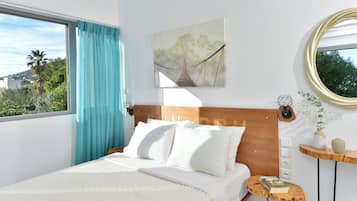 Basic Double Room, Courtyard View | In-room safe, blackout curtains, soundproofing, iron/ironing board