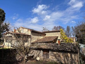 Exterior - La Bregaudière: a large family home (Chabrillan)