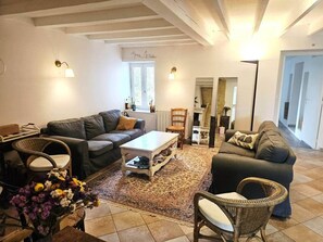 Living area - La Bregaudière: a large family home (Chabrillan)