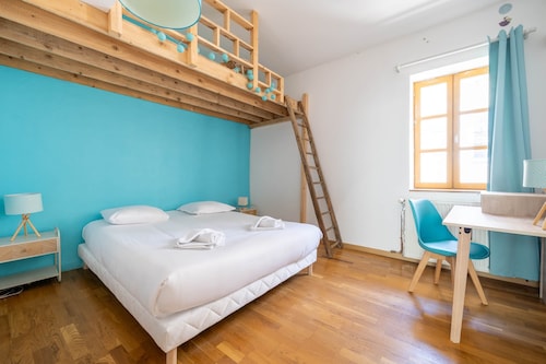 170-square-meter Village House with Pool & Terrace