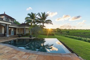 Pool - Horizon 4-Bedroom Ocean-View Villa / Infinity Pool & Tropical Garden (Bel Ombre)