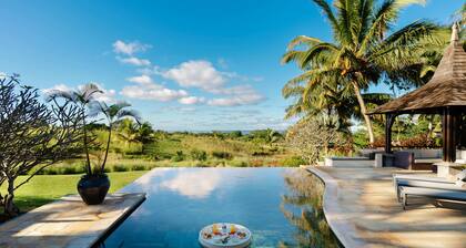 Horizon 4-Bedroom Ocean-View Villa / Infinity Pool & Tropical Garden