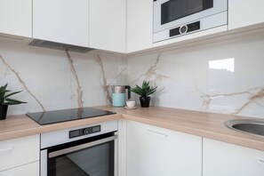 Private kitchen - Milionowa 8 Łódź | Bright Apartment | Parking | Balcony | Textile Museum (Łódź)