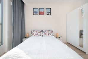 Room - Milionowa 8 Łódź | Bright Apartment | Parking | Balcony | Textile Museum (Łódź)