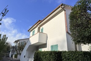 Exterior - N307 - Numana, bright two-room apartment with balcony (NUMANA)