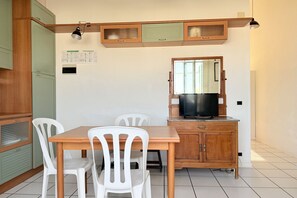 Dining - N307 - Numana, bright two-room apartment with balcony (NUMANA)