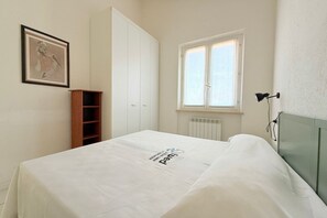 2 bedrooms - N307 - Numana, bright two-room apartment with balcony (NUMANA)