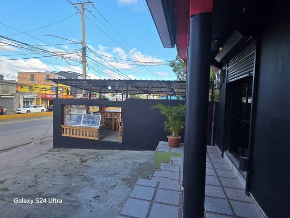 Room, 1 Bedroom, Accessible, Smoking | Property grounds