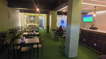 Room, 1 Bedroom, Accessible, Smoking | Dining