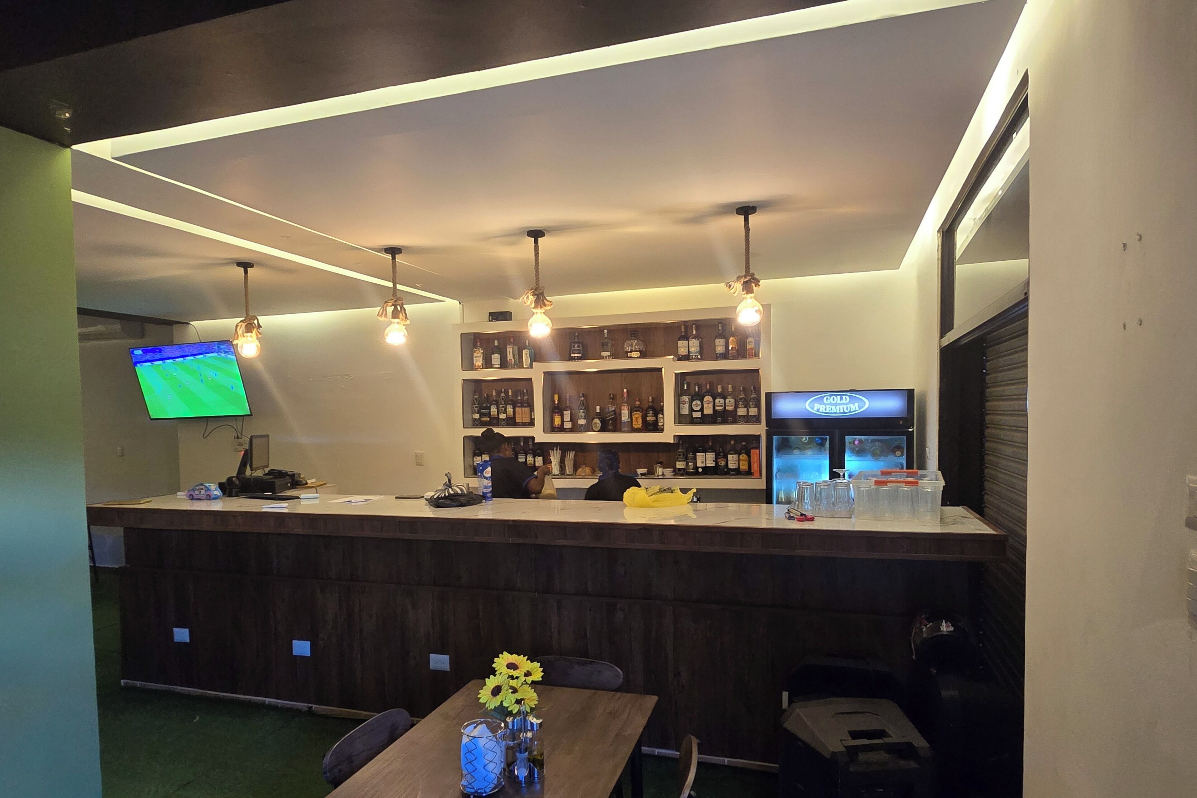 Room, 1 Bedroom, Accessible, Smoking | Bar (on property)