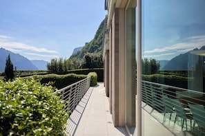 Front of property - Villa Costanza (Oliveto Lario)