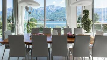 Villa Luxury, vista lago | Ristoranti