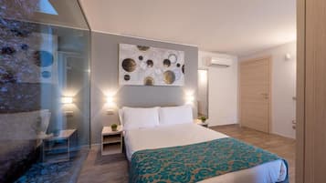 In-room safe, blackout drapes, iron/ironing board, free WiFi