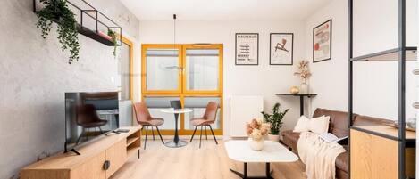 Appartement Confort, balcon, vue ville | Coin séjour