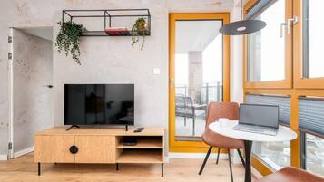 Apartemen Comfort, balkon, pemandangan kota | Interior