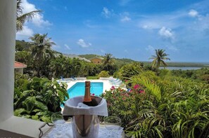 Villa, 2 habitaciones, vistas al jardín | Piscina | Una piscina al aire libre