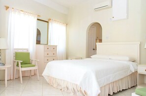 Room - Castles in Paradise - by Zenbreak (Vieux Fort)