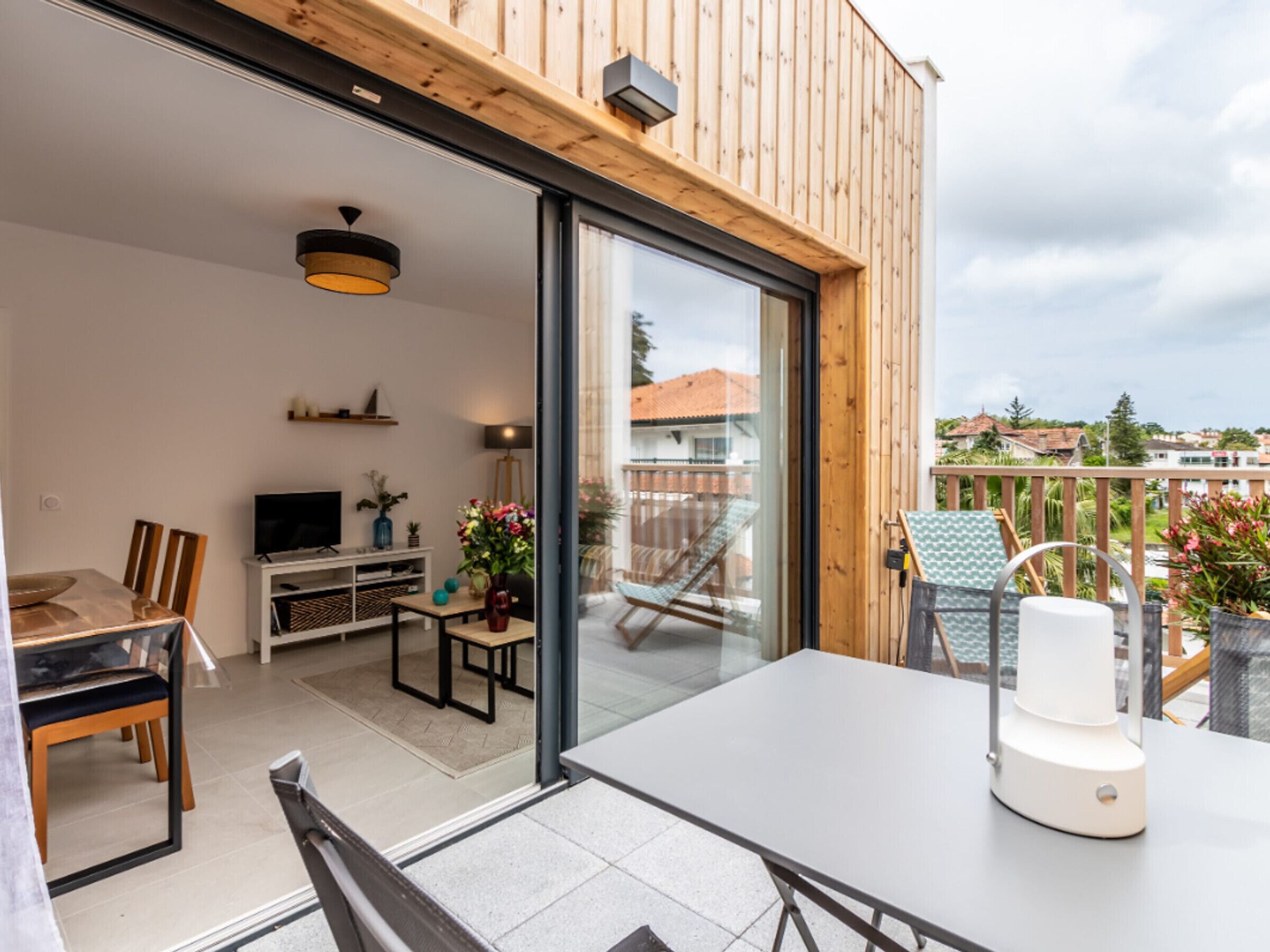 تناول الطعام بالخارج