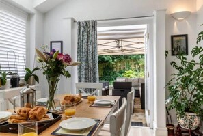 Dining - Characterful Buxton Home - Hot Tub & Pet Friendly (Buxton)