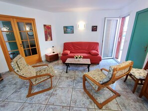 TV - House near the beach, air conditioning - 4 guests (Canet-Plage)