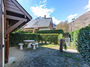 تناول الطعام بالخارج