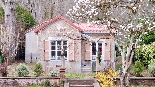 A comfortable cottage in the heart of nature, close to forest trails