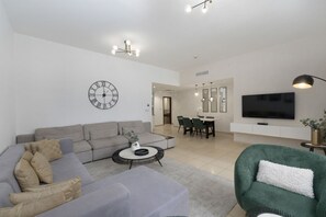 House, Smoking - Cozy JBR 2BR Retreat Steps to the Beach The Walk (Dubai)