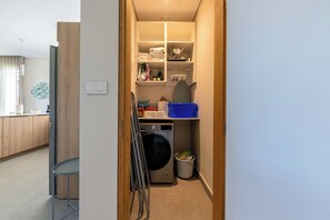 Interior - Spacious beachfront 3-bedroom apartment with AC in lovely Rivière Noire (Rivière Noire District)