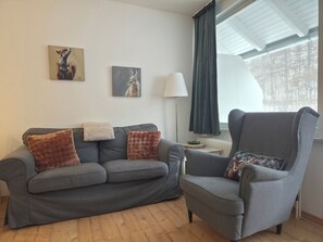 Living area - Haus Jörn, Ferienapartment Eule mit eingezäunten Garten (Walkenried)