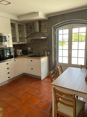 家庭公寓, 庭院, 庭園景觀 | 私人廚房