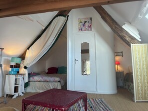 Room - Vrbo Property (Saint-Projet)