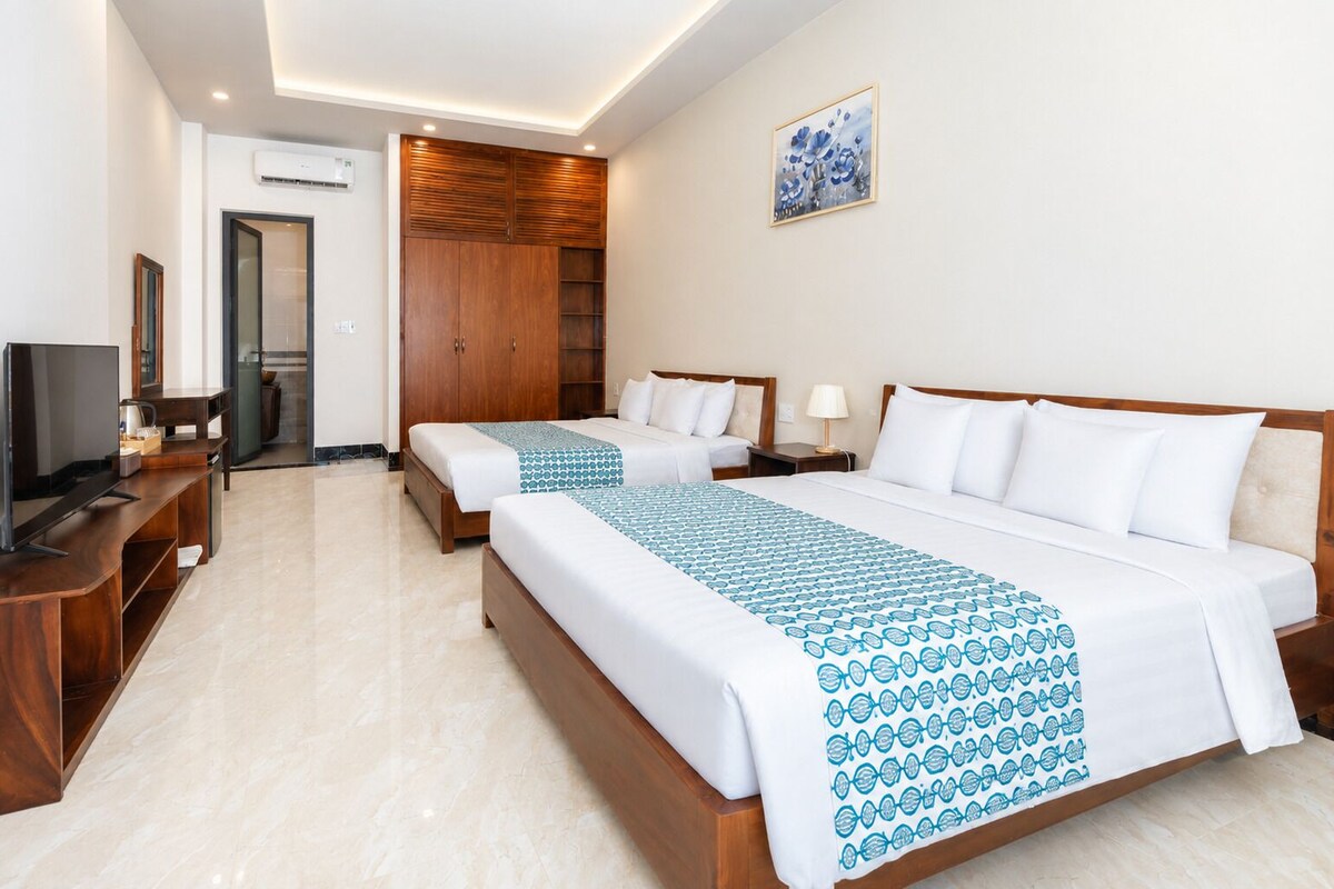 Family Room, Pool View | Desk, bed sheets
